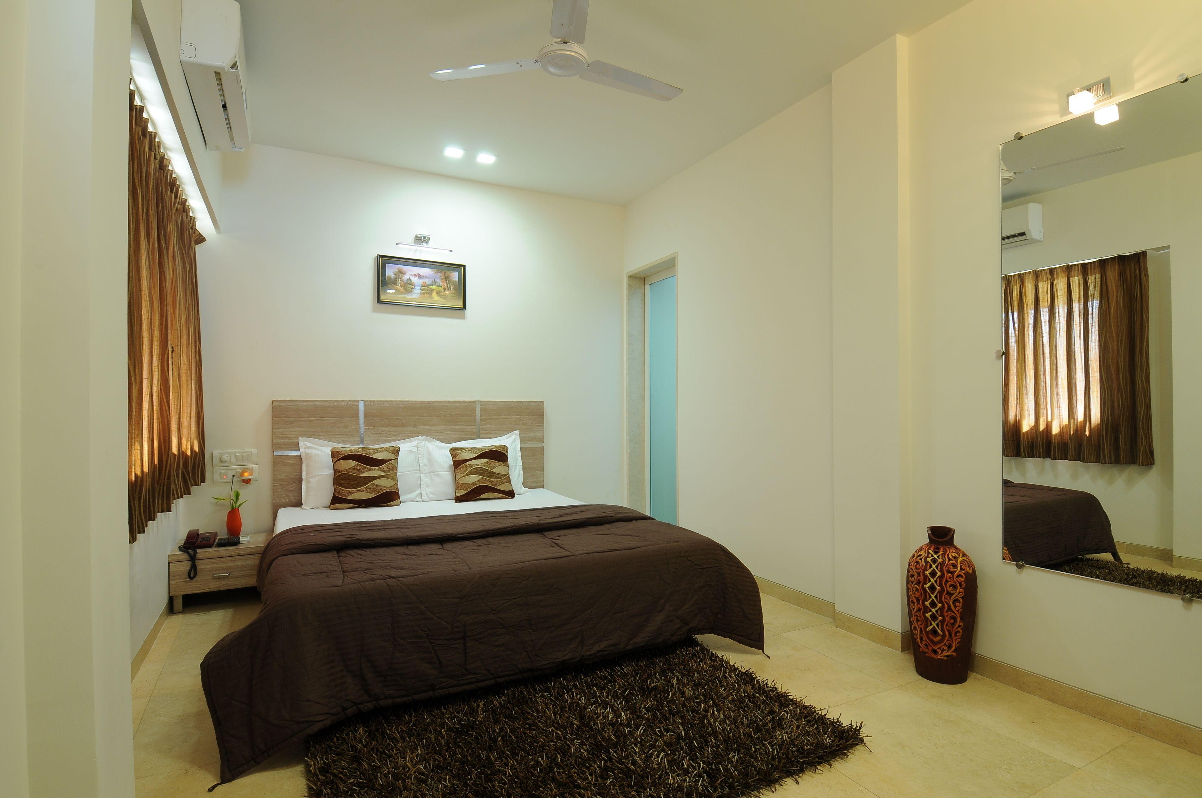 Hotel Crystal - Mumbai — Photos 1